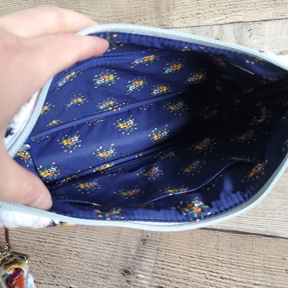 VERA BRADLEY | Frannie Crescent Crossbody in Sea Air Floral NWT - Picture 5 of 5